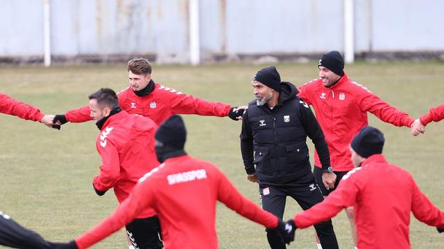 Özbelsan Sivasspor – Vanspor FK Maçı Öncesi Son Antrenman Tamamlandı! Trendyol 1. Lig’de Kritik 90 Dakika