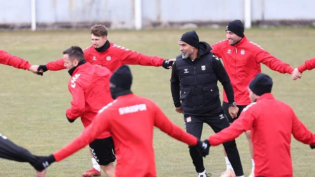 Özbelsan Sivasspor – Vanspor FK Maçı Öncesi Son Antrenman Tamamlandı! Trendyol 1. Lig’de Kritik 90 Dakika