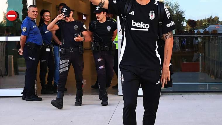 Beşiktaş İzmir'de Karayolu Ulaşım Sponsoruyla Buluştu