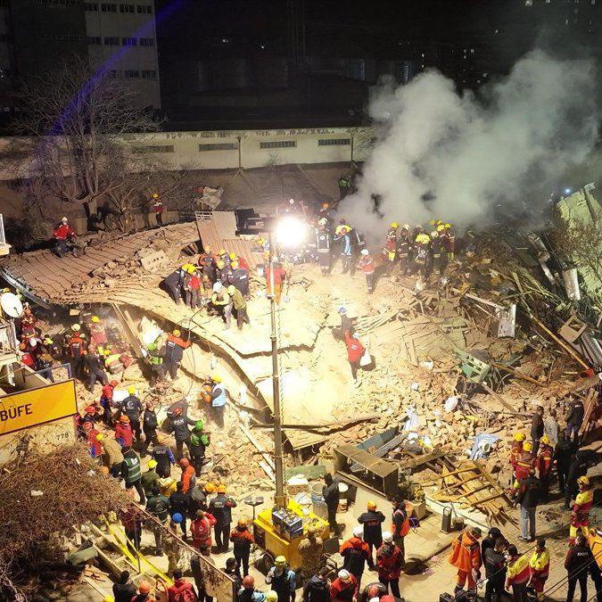 Konya'da 4 katlı binanın çökmesiyle ilgili 4 kişi gözaltına alındı! - Birlik Haber Ajansı