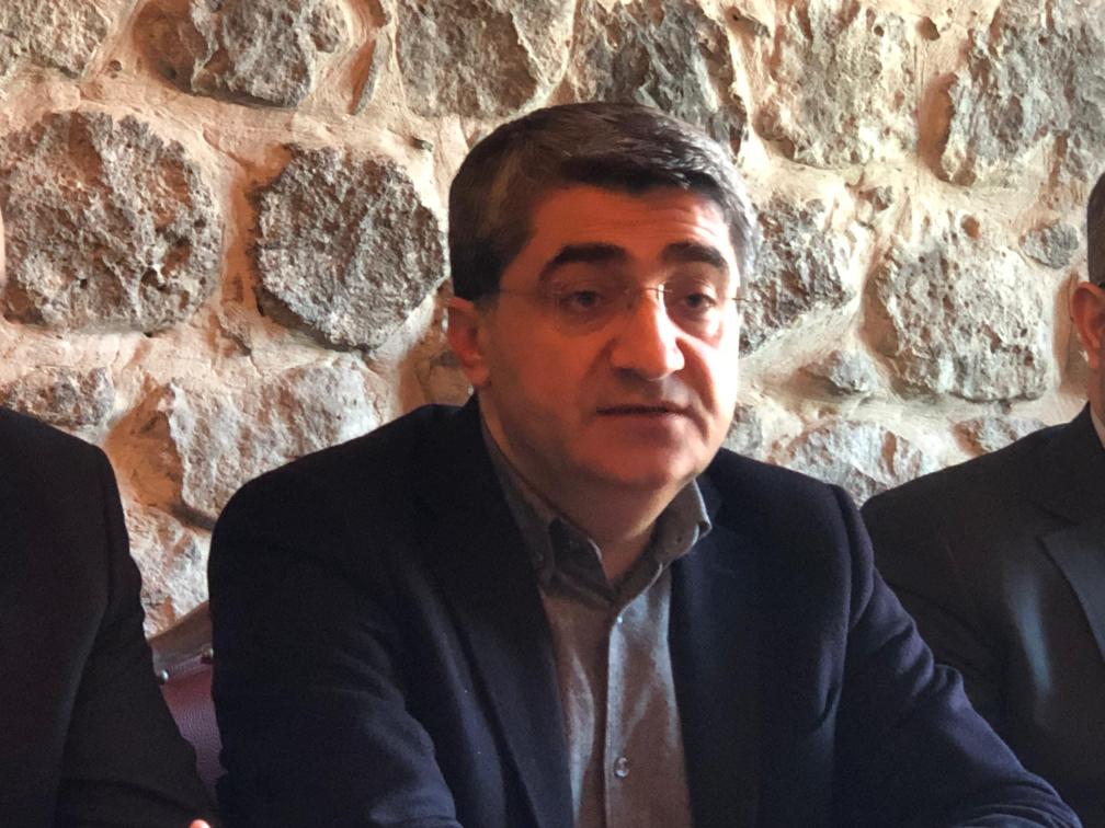 Yeni Yol Grup Başkanvekili Mehmet Emin Ekmen: "Bolu'daki yangının sorumlusu Turizm Bakanı Ersoy'dur, istifa etmeli" - Birlik Haber Ajansı
