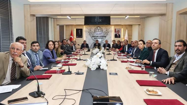 Sivas'ta Eğitim Projeleri Masaya Yatırıldı
