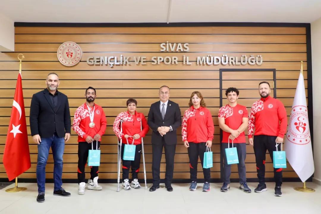 Sivas'lı Bilek Güreşçisi Ceyhan Ağbal'dan Dünya Üçüncülüğü