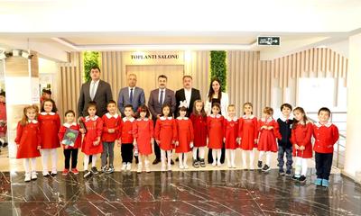 Sivas’ta Minik Ellerden Büyük Fikirler: Atıklar Sanata Dönüştü