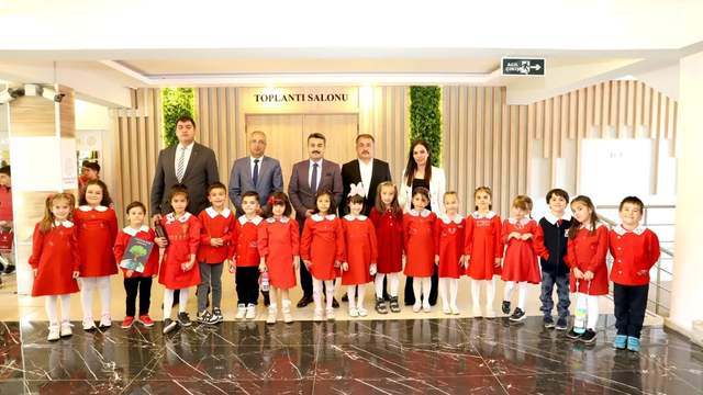 Sivas’ta Minik Ellerden Büyük Fikirler: Atıklar Sanata Dönüştü