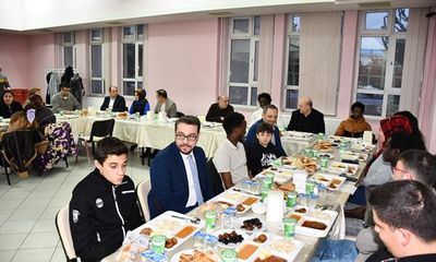 KAÜ Rektörü Kapu, öğrencilerle iftar yemeğinde buluştu - Birlik Haber Ajansı