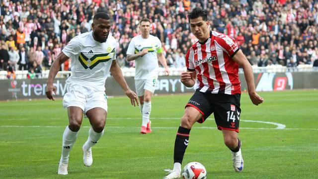 Sivasspor Evinde Şok Yaşadı: Esenler Erokspor 3 Golle Sivas’tan Galip Ayrıldı