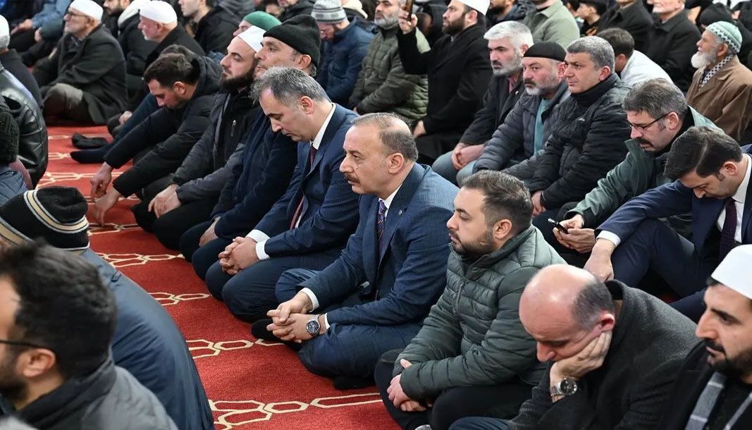 Isparta'da Regaip Kandili programında camiler doldu taştı - Birlik Haber Ajansı
