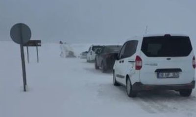 Sivas’ta Tipi Alarmı: Altınyayla Yolunda TIR Makasladı, Sürücüler Saatlerce Mahsur Kaldı