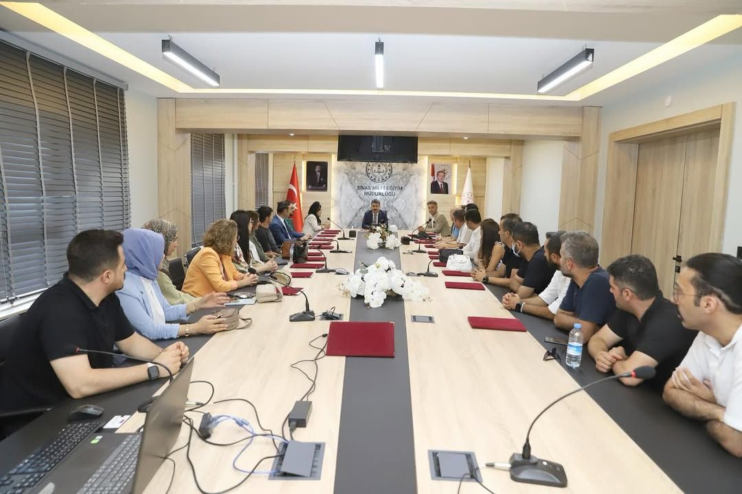 Sivas'ta 2025-2026 Eğitim Öğretim Yılı İçin Maarif Modeli Değerlendirme Toplantısı Yapıldı