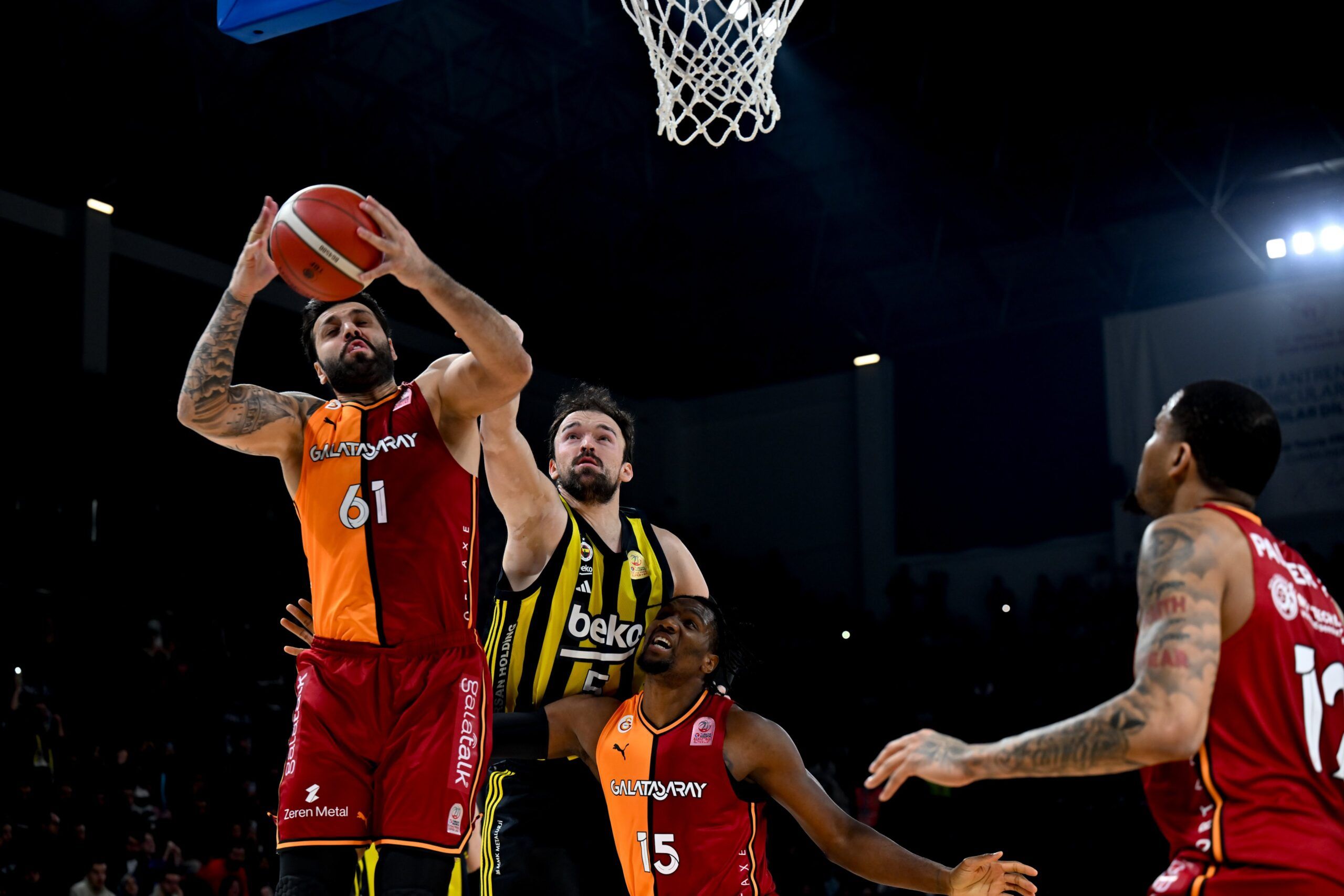 Olaylı derbinin galibi Fenerbahçe Beko oldu - Birlik Haber Ajansı