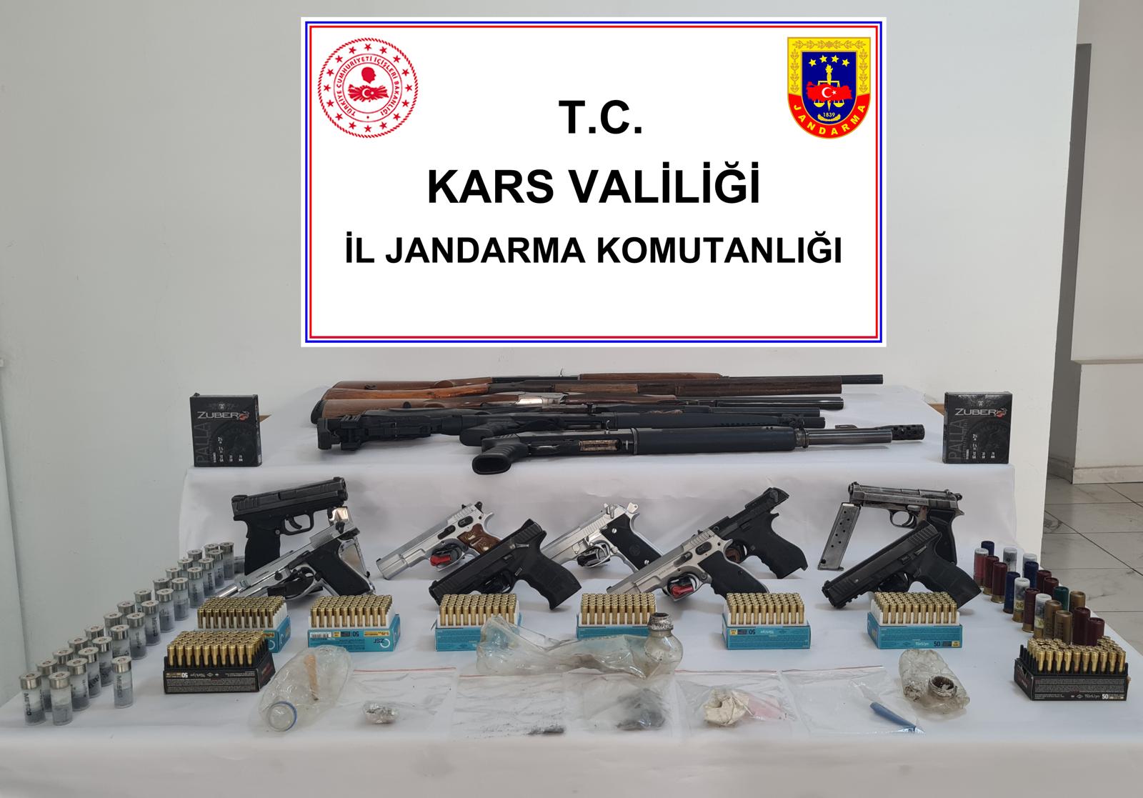 Kars’ta jandarmadan 25 adrese eş zamanlı operasyon..! - Birlik Haber Ajansı