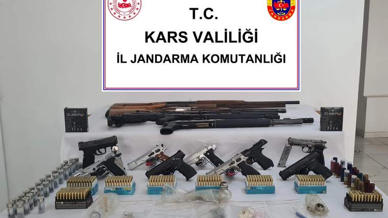 Kars’ta jandarmadan 25 adrese eş zamanlı operasyon..! - Birlik Haber Ajansı