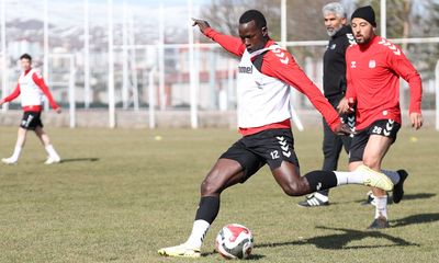 Sivasspor’da Adana Demirspor Mesaisi Başladı: 26. Hafta Öncesi Tempolu Hazırlık