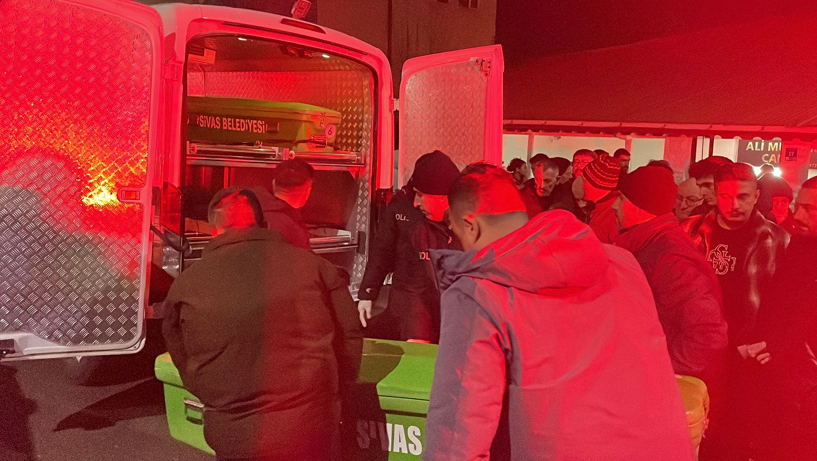 Sivas’ta Teravih Yolunda Acı Son: Gelin ve Kaynana Feci Kazada Hayatını Kaybetti