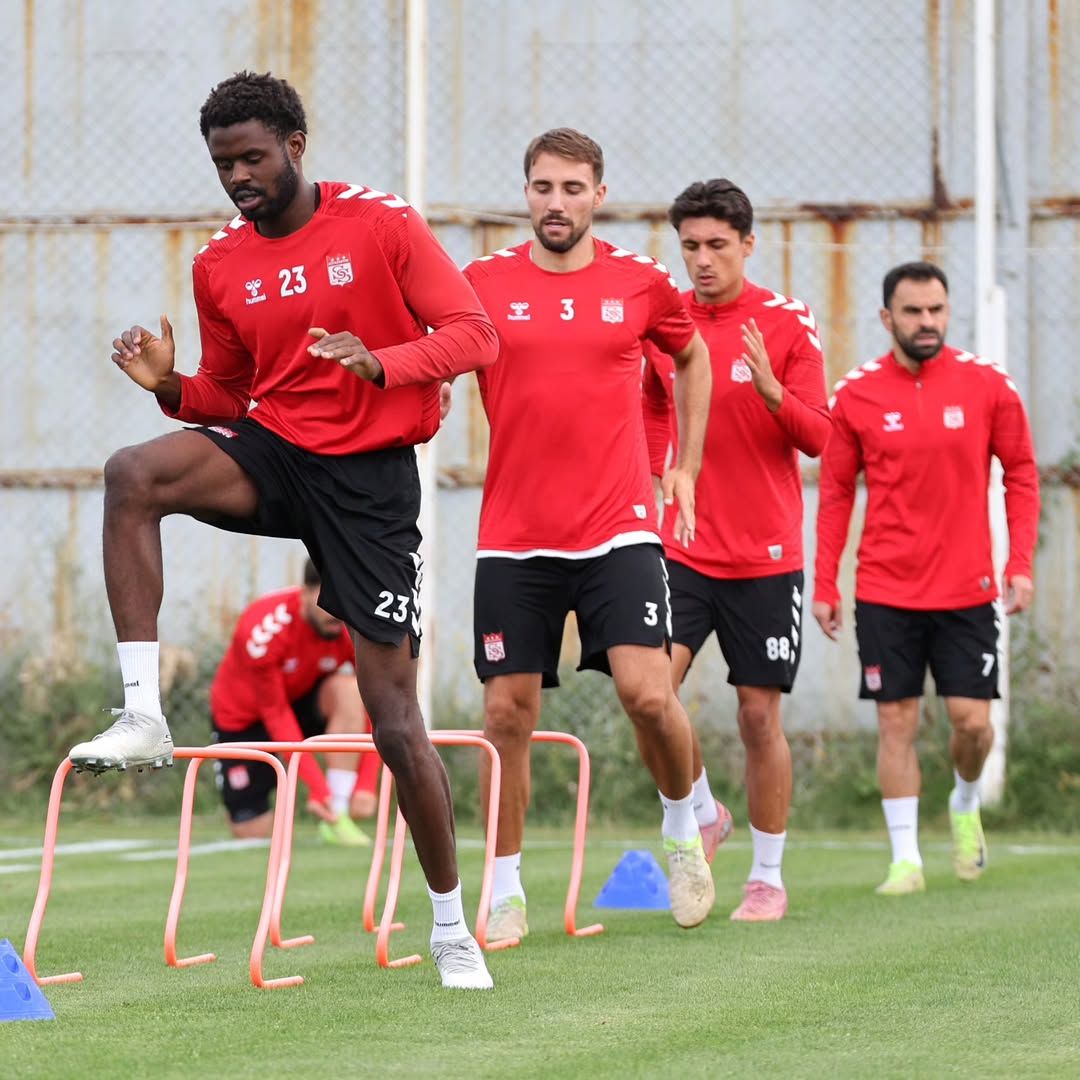 Sivasspor, Sarıyerspor Maçına Hazırlıklarını Sürdürüyor