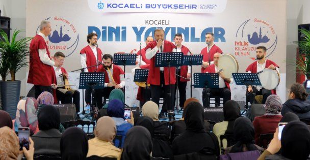 Kocaeli Belediyesi konserde kulakların pasını sildi - Birlik Haber Ajansı