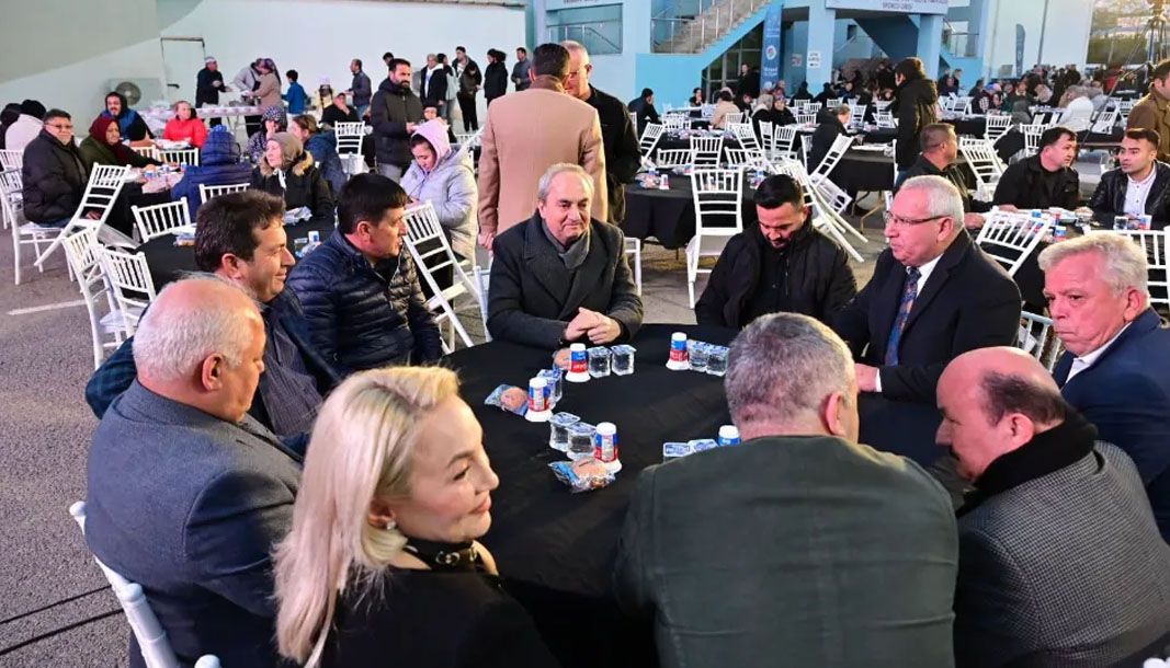 Kepez'de üç mahalleye iftar - Birlik Haber Ajansı