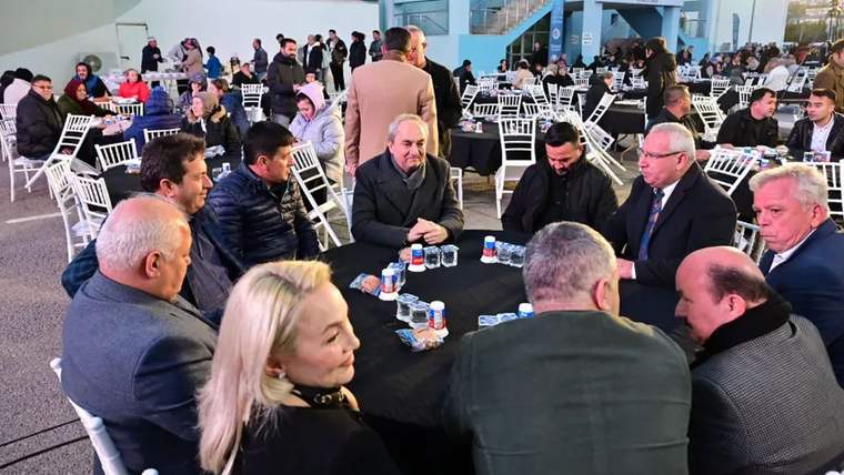 Kepez'de üç mahalleye iftar - Birlik Haber Ajansı