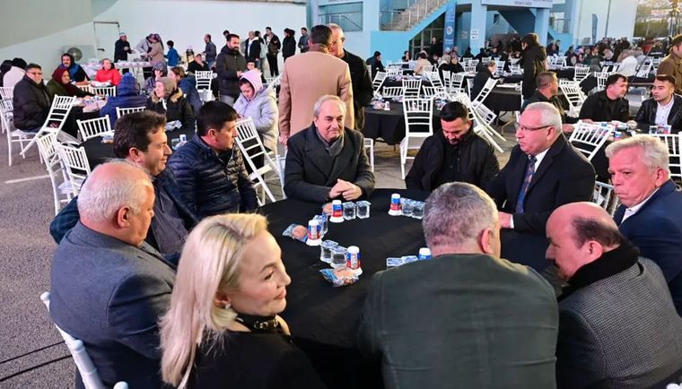 Kepez'de üç mahalleye iftar - Birlik Haber Ajansı