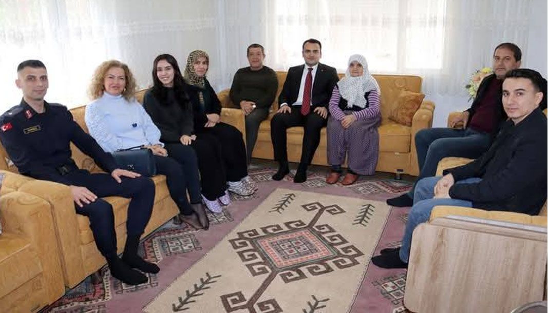 Finike Kaymakamı Musa Kazım Çelik, şehit yakınları ile gazileri yalnız bırakmadı - Birlik Haber Ajansı