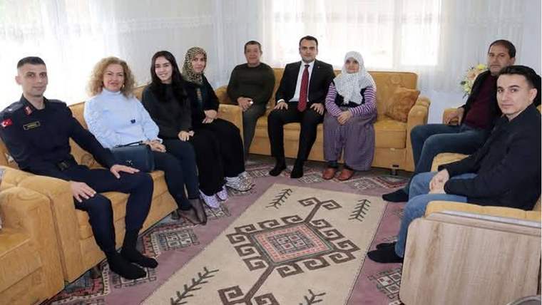 Finike Kaymakamı Musa Kazım Çelik, şehit yakınları ile gazileri yalnız bırakmadı - Birlik Haber Ajansı