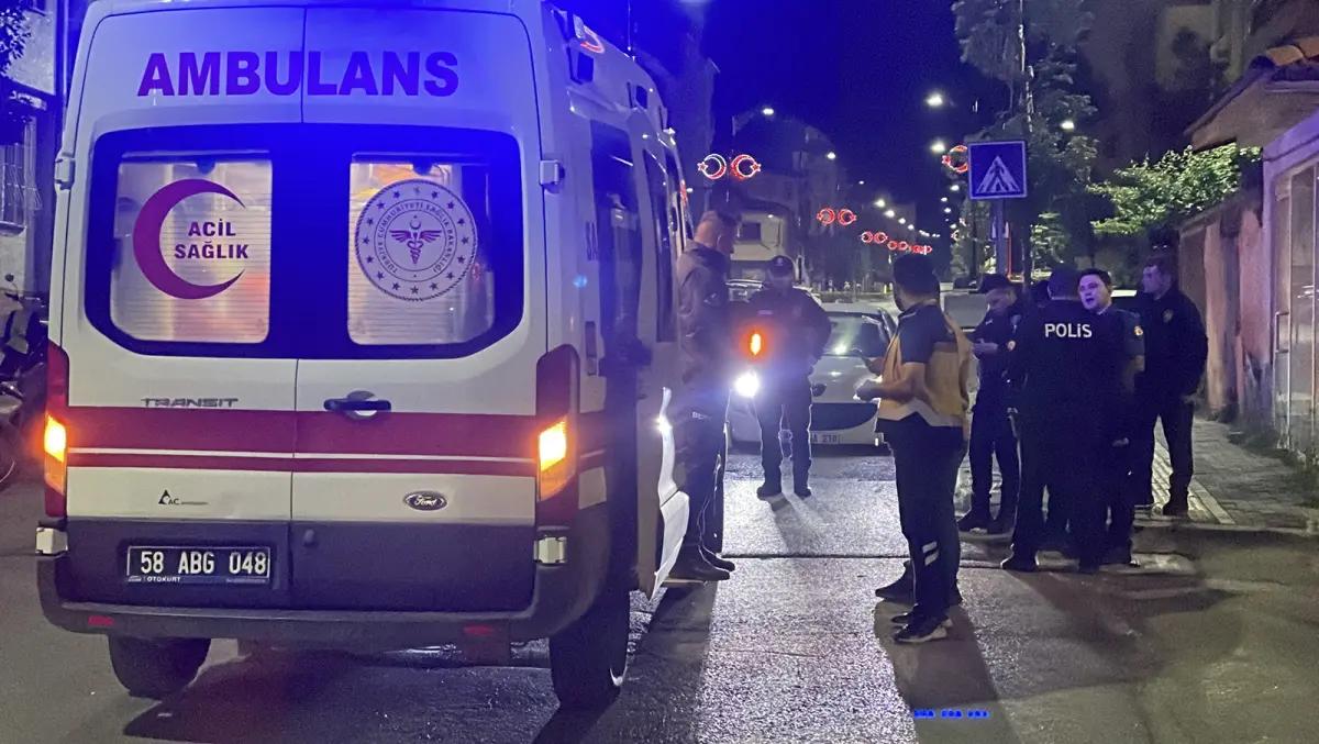 Cadde Ortasında Bıçaklı Kavga: 4 Yaralıdan Birinin Durumu Ağır