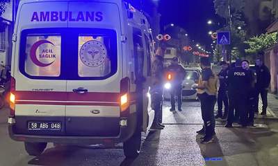 Cadde Ortasında Bıçaklı Kavga: 4 Yaralıdan Birinin Durumu Ağır