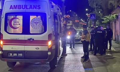 Cadde Ortasında Bıçaklı Kavga: 4 Yaralıdan Birinin Durumu Ağır