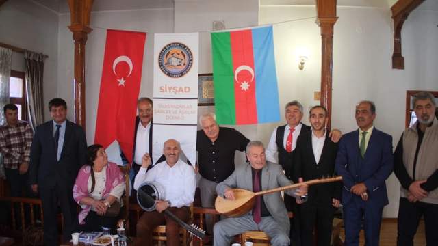 Bakü-Tebriz-Sivas Buluşmasında Gönüller Bir Araya Geldi