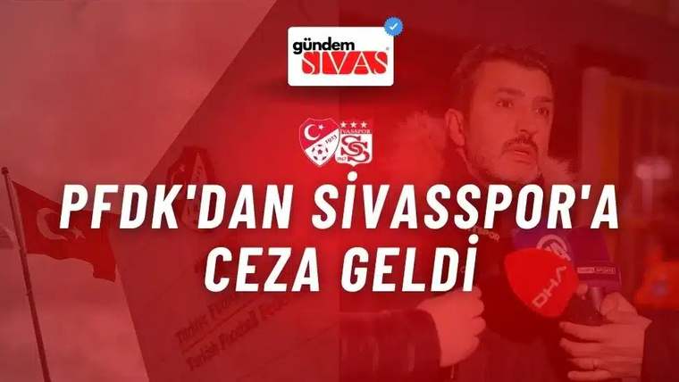 Bir kişi, mikrofonlarla basın toplantısı yapıyor; arka planda PFDK tabelası ve Sivasspor logosu görünmekte.