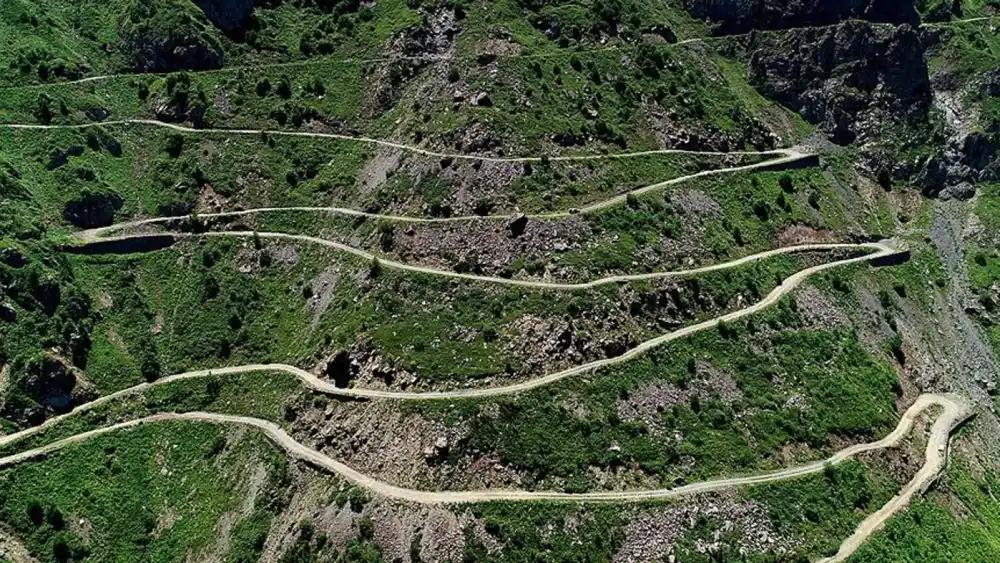 Bolivya'daki meşhur "Ölüm Yolu'nu" Geride Bıraktı.