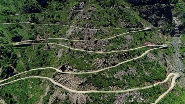 Bolivya'daki meşhur "Ölüm Yolu'nu" Geride Bıraktı.