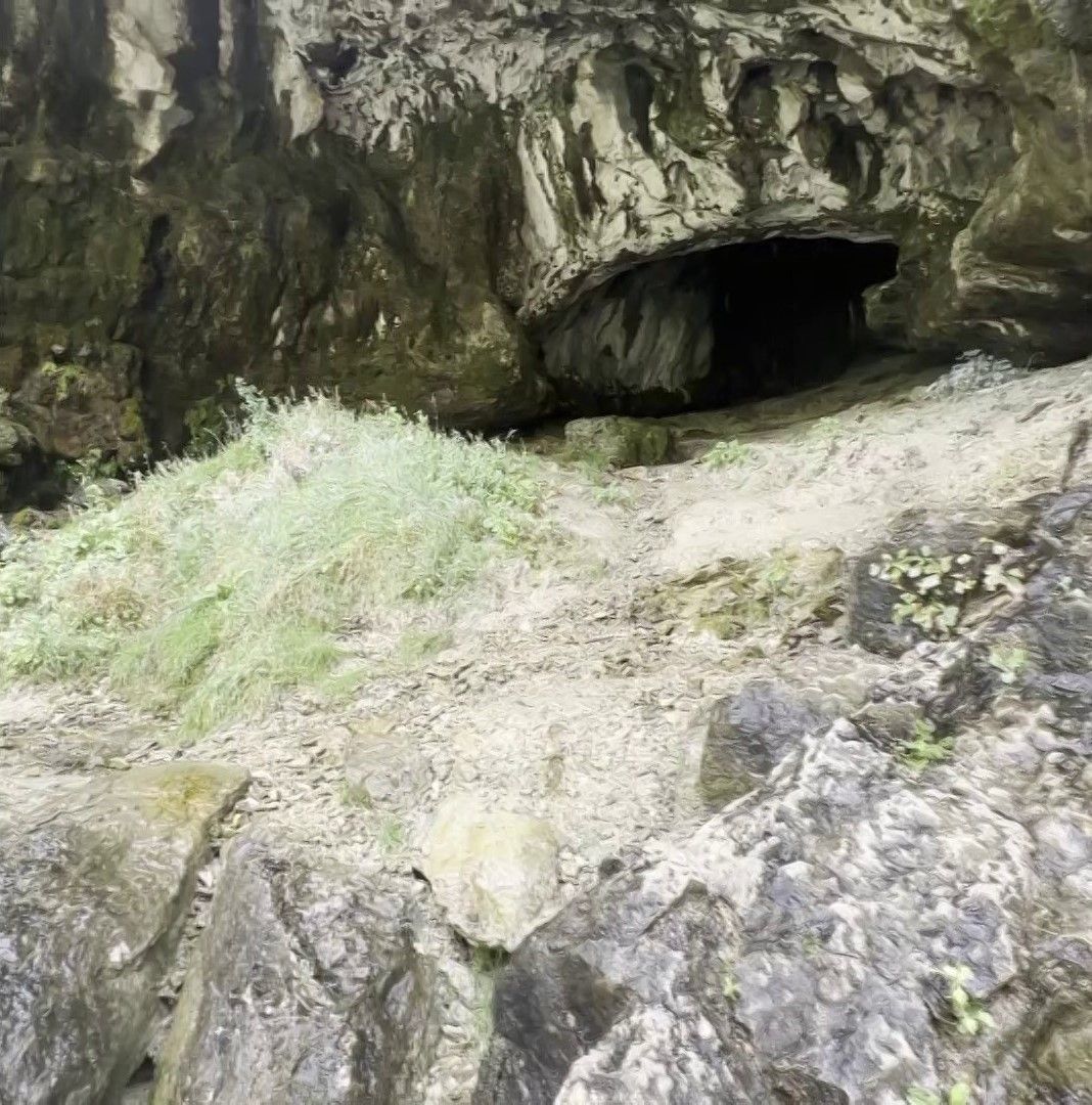 7 kilometre uzaklıktaki İsli Mağara doğal güzelliğiyle bekliyor
