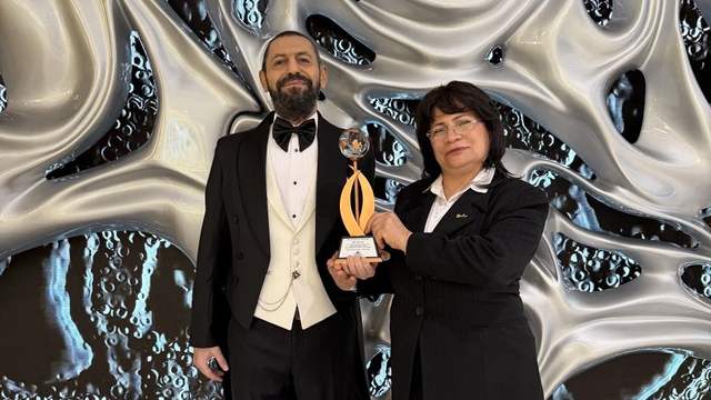 Yılın Barış İnsanı Ödülü Dünyaca Ünlü Yazar Akif Manaf’ın