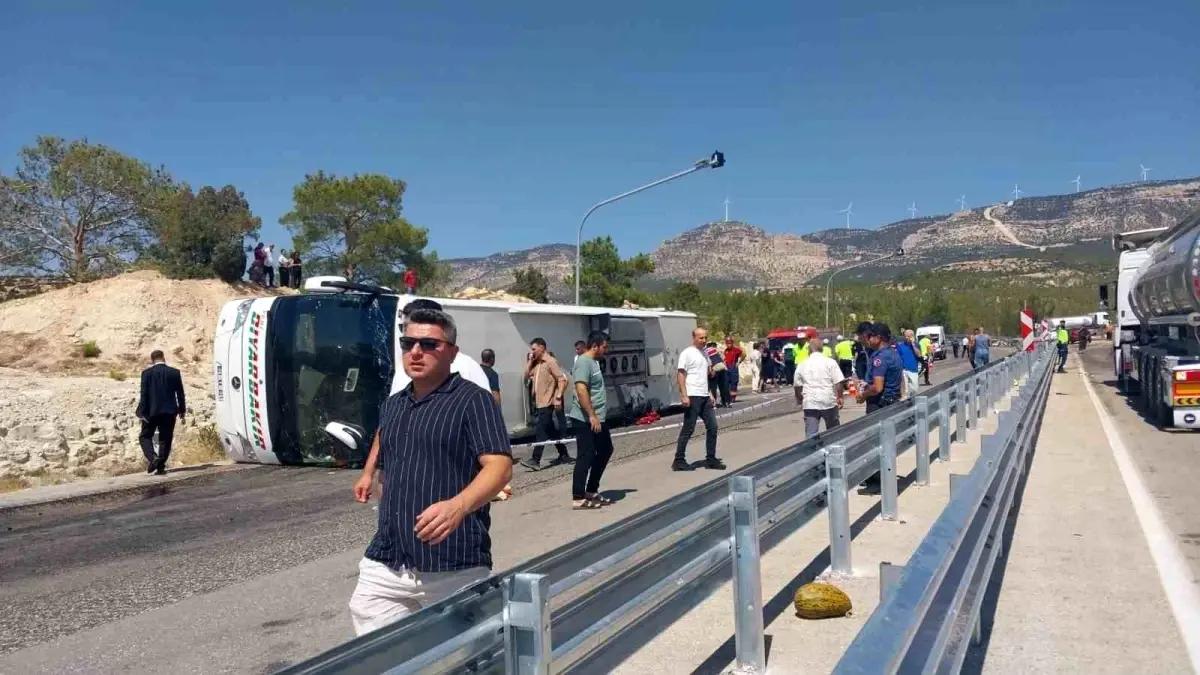 Tırla otobüs birbirine girdi! Ölü ve yaralılar var