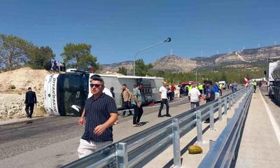 Tırla otobüs birbirine girdi! Ölü ve yaralılar var