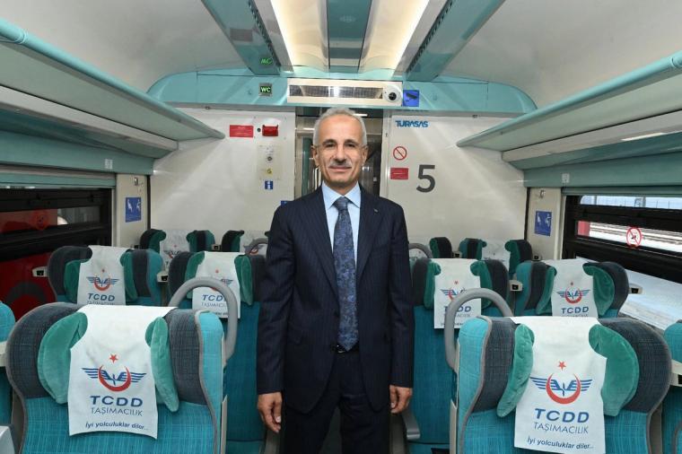 Bakan Uraloğlu duyurdu; Ara tatilde YHT'lere ek sefer - Birlik Haber Ajansı