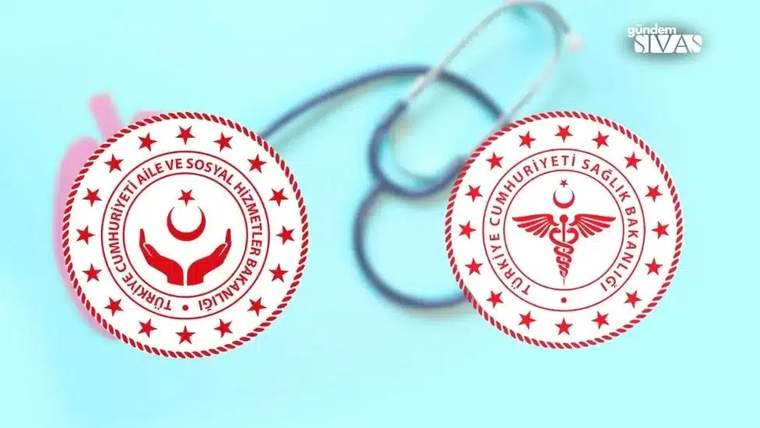 Açık mavi zeminde, Aile ve Sosyal Hizmetler Bakanlığı ile Sağlık Bakanlığı mühürleri ve stetoskop.