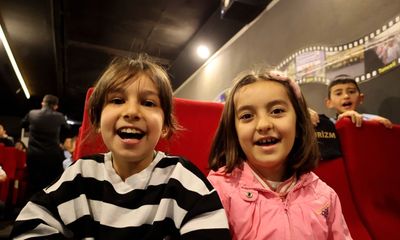 Gezen Sinema Tırı Sivas'ın 9 İlçesinde Binlerce Çocuğa Sinema Keyfi Yaşattı