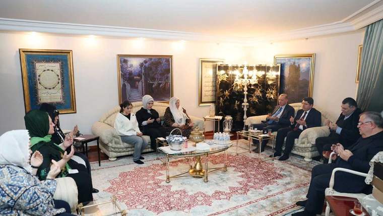 Cumhurbaşkanı Erdoğan'dan Ahmet İyimaya'nın ailesine taziye ziyareti - Birlik Haber Ajansı