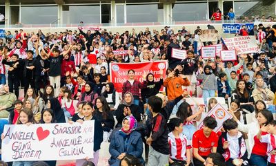 Minik Yiğidolar Anneleriyle Tribünde! Sivasspor’a Renkli Destek