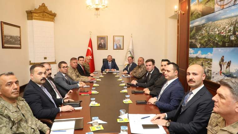 Kars'ta İl Güvenlik ve Asayiş Koordinasyon Toplantısı gerçekleştirildi - Birlik Haber Ajansı