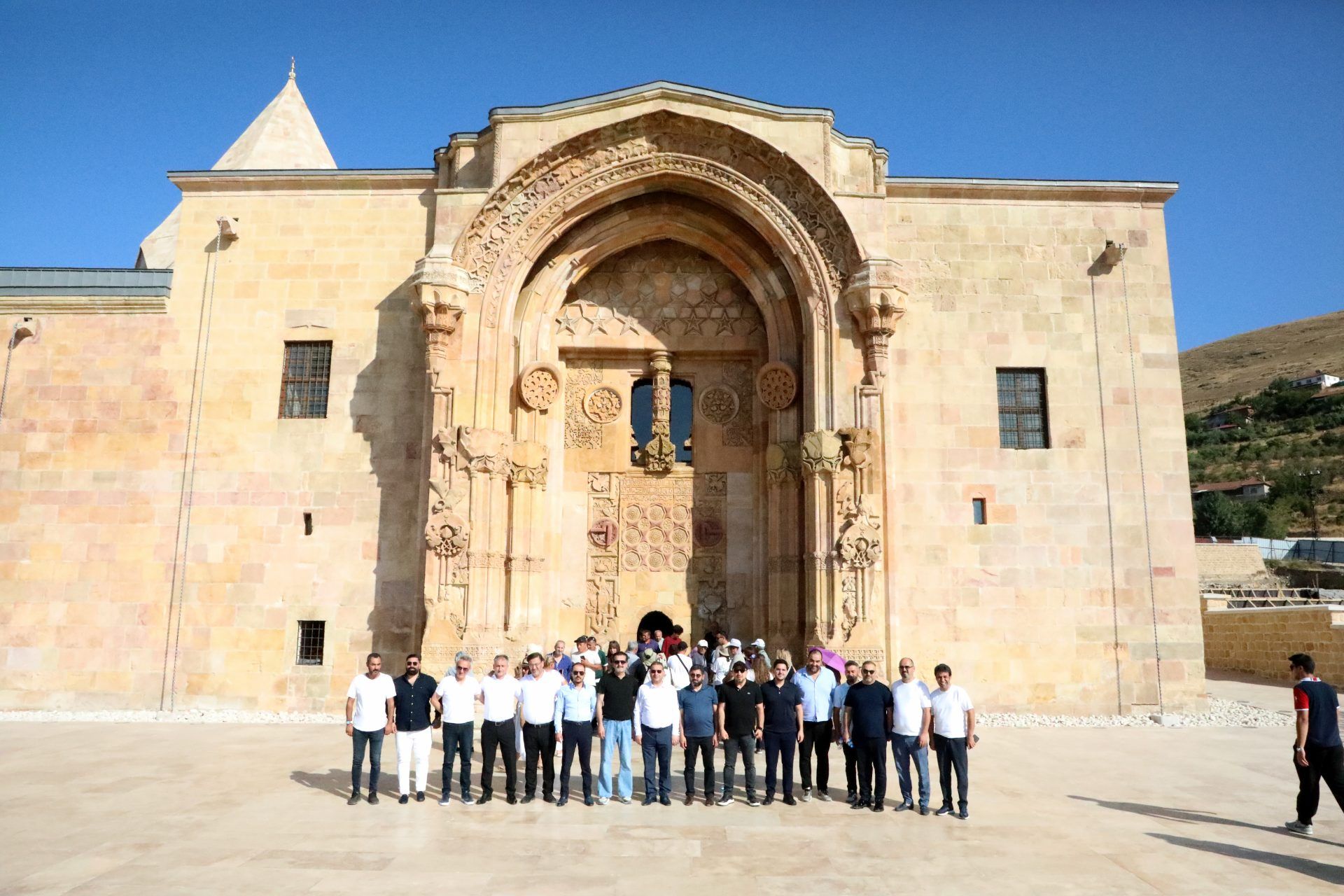 Eken: Sivas ve ilçeleri turizmden hak ettiği payı alacak