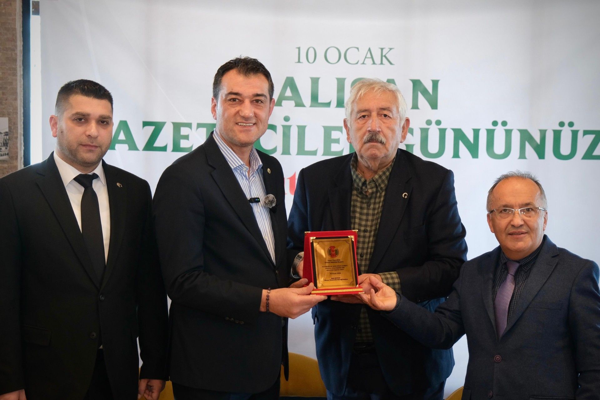 Giresun Belediye Başkanı Fuat Köse,Gazeteciler Derneğine jest yaptı - Birlik Haber Ajansı