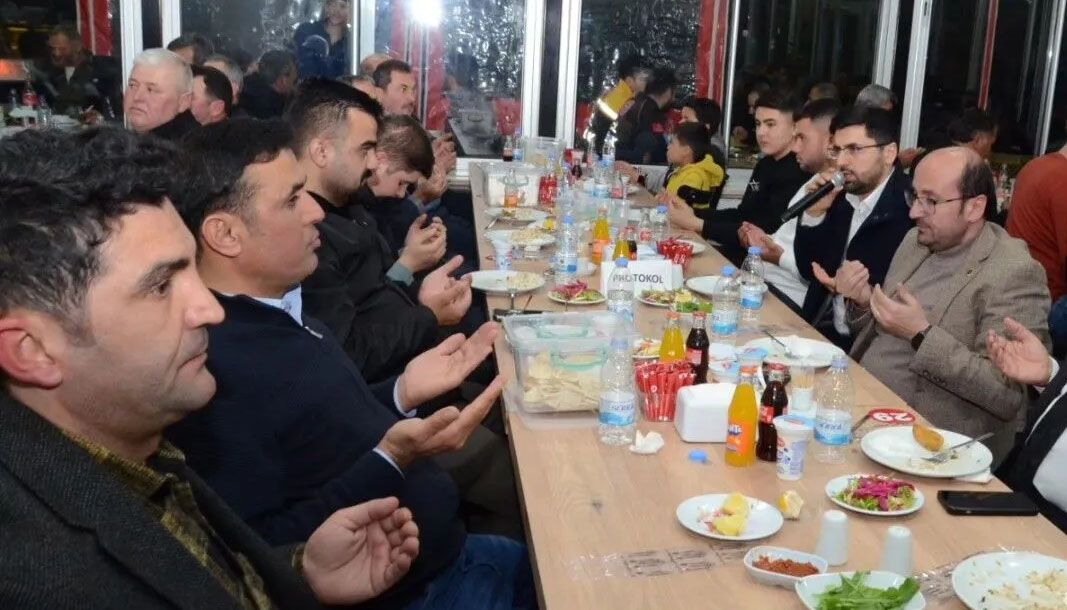 Burdur Ticaret Borsasından iftar buluşması - Birlik Haber Ajansı