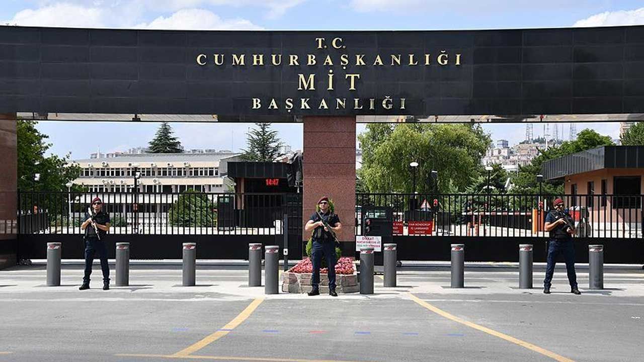 MİT, Atatürk’ten mülakat talep eden İngiliz kadınla ilgili istihbarat raporu yayınladı - Birlik Haber Ajansı