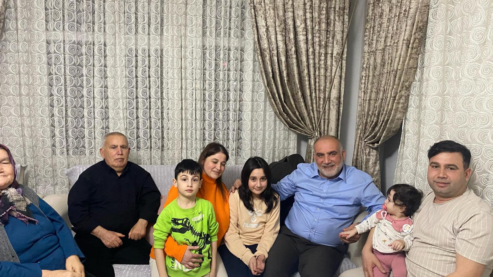 Başkan İbrahim Sandıkçı çat kapı iftarla vatandaşla buluşuyor - Birlik Haber Ajansı