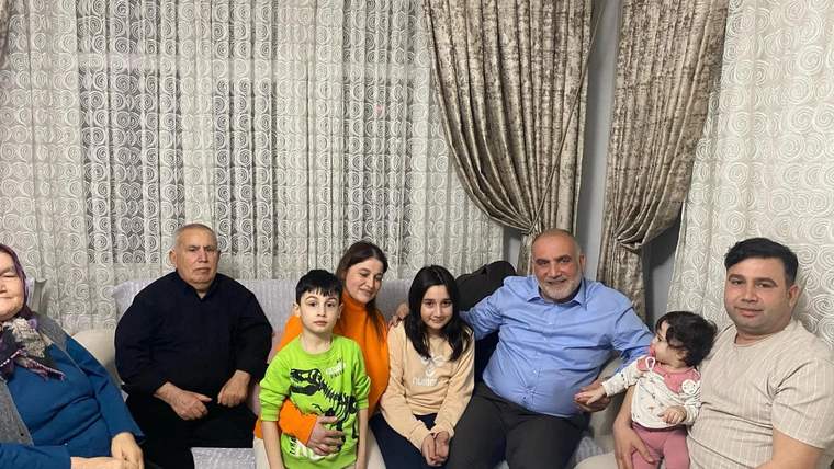 Başkan İbrahim Sandıkçı çat kapı iftarla vatandaşla buluşuyor - Birlik Haber Ajansı