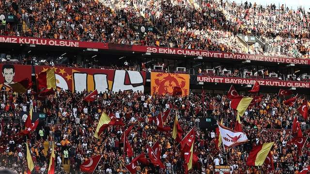 Galatasaray'da 29 Ekim Coşkusu: Cumhuriyet Bayramı'nda Anlamlı Kutlama